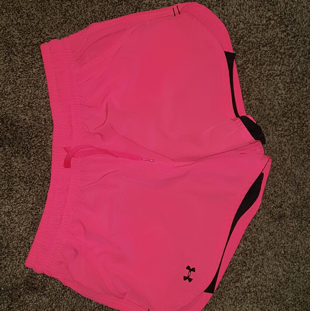 Under armour exercise short and shirt outfit